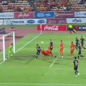 Aynı anda röveşatayla gol atan futbolcular