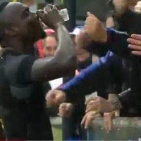 Diagne golünü bira içerek kutladı