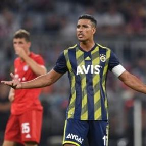 Fenerbahçe'de Dirar fıtık ameliyatı oldu