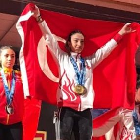 Genç halterci Berfin Altun Avrupa şampiyonu