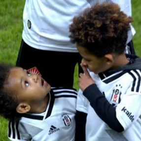 Atiba'nın oğlu Noah'tan İstiklal Marşı'na saygı
