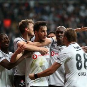Burak Yılmaz'ın yokluğunda Umut sahneye çıktı