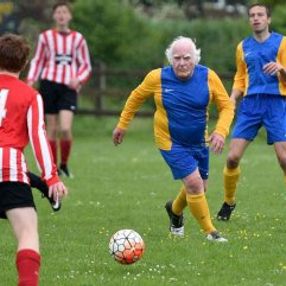 83 yaşındaki futbolcu kendisine kulüp arıyor