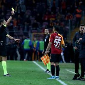 Fatih Terim sarı kart gördü