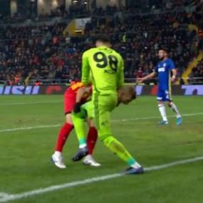 Altay: Henrique'ye tekme atmadım