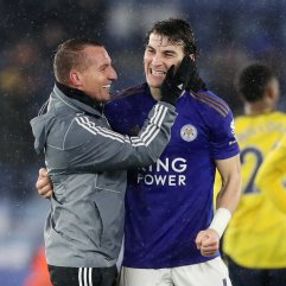 Çağlarlı Leicester, Mesutlu Arsenal'i devirdi