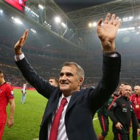 Şenol Güneş: Hayalim Wembley'de final oynamak