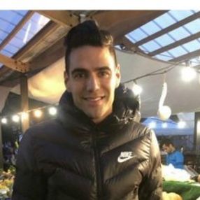 Falcao semt pazarında