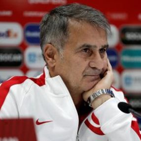 Şenol Güneş: Bana paracı diyenler ülkeyi soyuyor