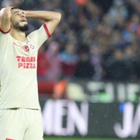 Belhanda'nın performansı taraftarı kızdırdı