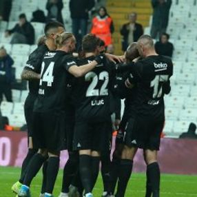 Beşiktaş, Kayserispor'u rahat yendi