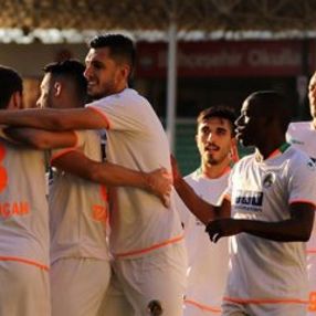 Alanyaspor, Adanaspor'u farklı geçti