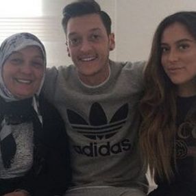 Annesinin Mesut Özil'e nasihatı