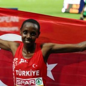 Yasemin Can'dan tarihi başarı