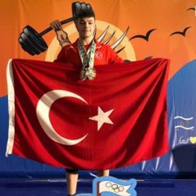 Genç halterci Hakan Şükrü Kurnaz Avrupa Şampiyonu