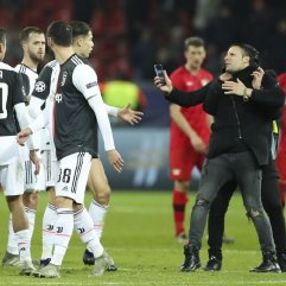 Sahaya giren taraftar Ronaldo'yu kızdırdı