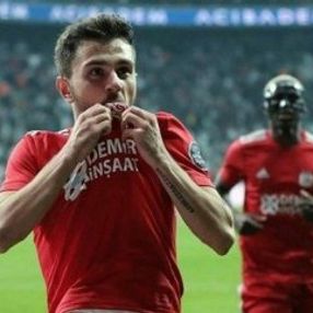 Fenerbahçe Hakan'dan vazgeçti Emre'yi istiyor