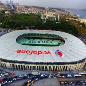 Beşiktaş'ın stadında çatı skandalı