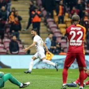 Galatasaray yine 90'da gol yedi