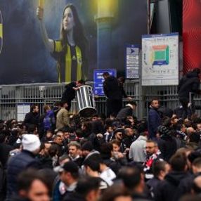 Beşiktaş taraftarları Kadıköy'de