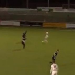 Jarno Deuring, tüm takımı çalımlayarak gol attı