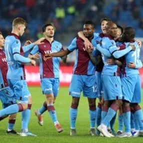 Trabzonspor, Denizlispor'u 2-0 mağlup etti