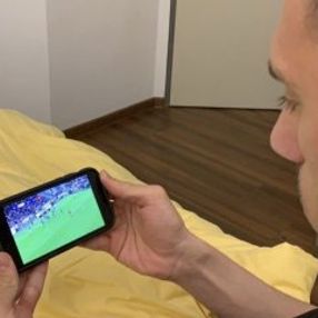 Merih, Juventus'un maçını internetten izledi