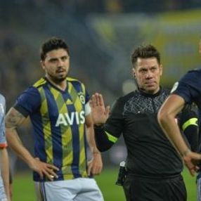 Tolga Ciğerci hakemi uyardı, penaltı iptal oldu