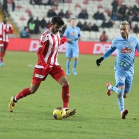 Sivasspor, Rizespor'la puanları paylaştı