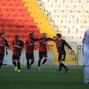 Sivasspor, Gaziantep'ten 5 yedi