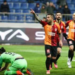 Galatasaray savunmasıyla Avrupa devleri arasında