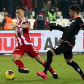 Sivasspor 4 hafta sonra 3 puan aldı