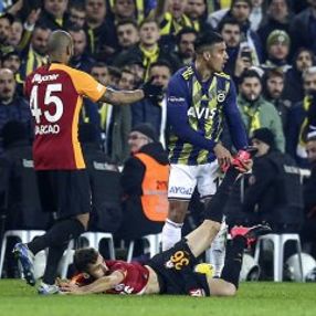 Kadıköy'de Ersun Yanal istifa sesleri