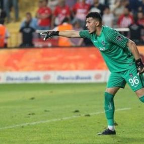 Uğurcan Çakır, kalesinde devleşmeye devam ediyor