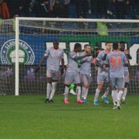 Başakşehir, Rizespor'u yenerek liderliğe yükseldi