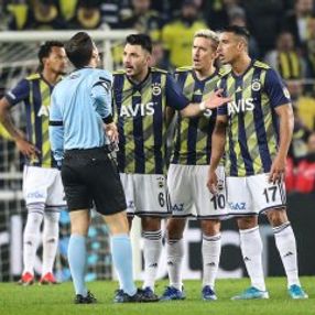 F.Bahçeli futbolcuların hakem isyanı