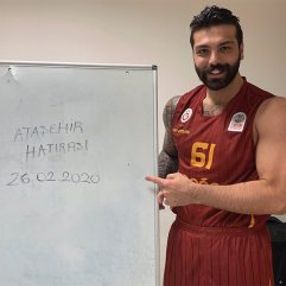Göksenin Köksal'dan Ozan Tufan'a gönderme