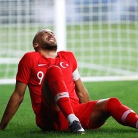Cenk Tosun EURO 2020'de forma giyemeyecek