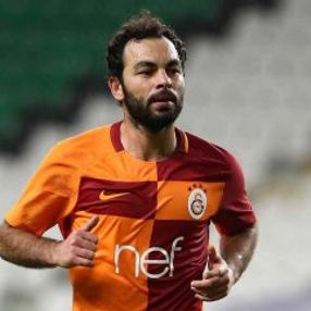 Selçuk İnan futbolu bırakıyor