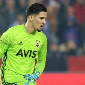 Fenerbahçe'ye Altay Bayındır'dan kötü haber