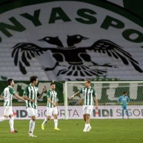 Konyaspor, 9 kişi kaldığı maçta Fenerbahçe'yi yendi