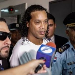 Ronaldinho'dan hapishane maçında şov