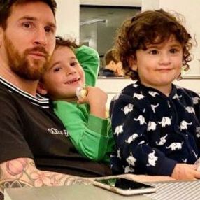 Messi çocuklarıyla vakit geçiriyor