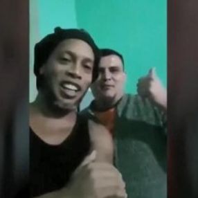 Ronaldinho'dan hapishanede ailesine videolu mesaj