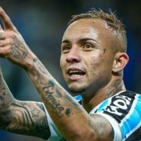 Everton, Everton'ın peşinde