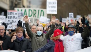 İspanya’da, sağlık çalışanları gösteri yaptı