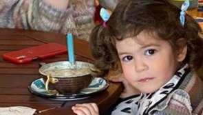 Sinem Kobal ve Kenan İmirzalıoğlu'nun kızı Lalin görüntülendi