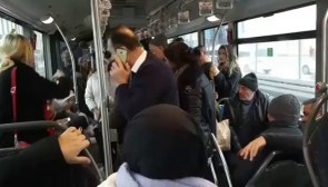 İstanbul'da metrobüste iki kadın arasında 