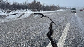 İtalyan deprem uzmanı, Anadolu levhasındaki 3 metrelik kaymanın artabileceğini söyledi