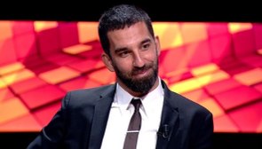 Arda Turan kraliyet arabası aldı, fiyatı dudak uçuklattı! Arabada yok yok, ama bir kez bile kullanmadı!